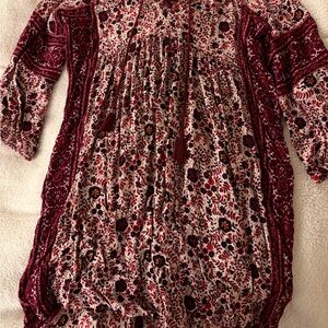 American Eagle Outfitters Red and Cream Floral Top